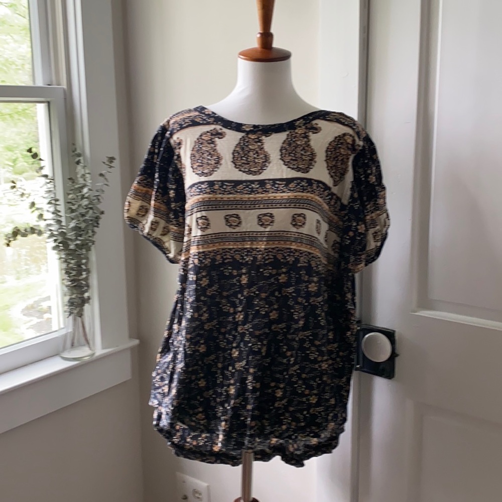 🌻FREE PEOPLE PAISLEY T🌻
